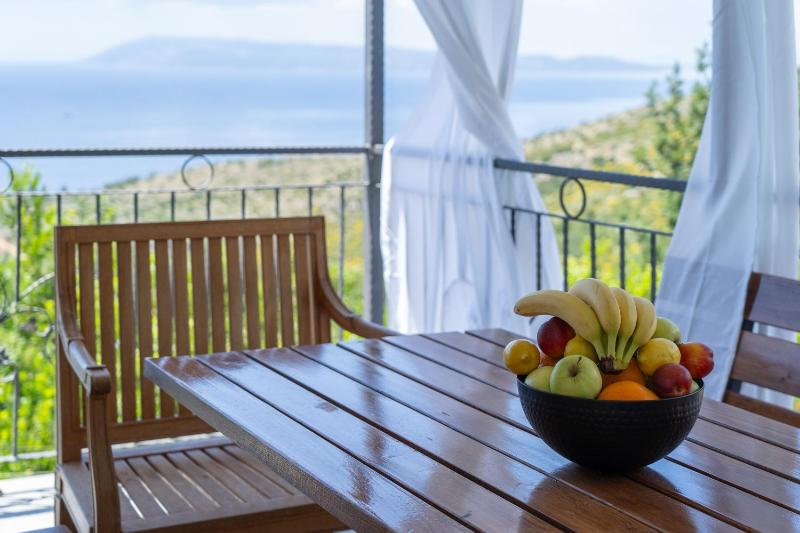 Villa with Sea View - Private Heated Pool - image 5