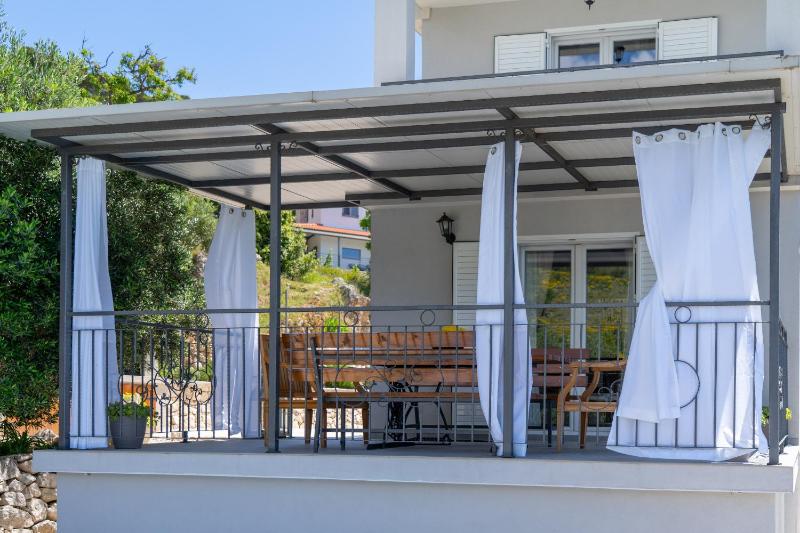 Villa with Sea View - Private Heated Pool - image 14