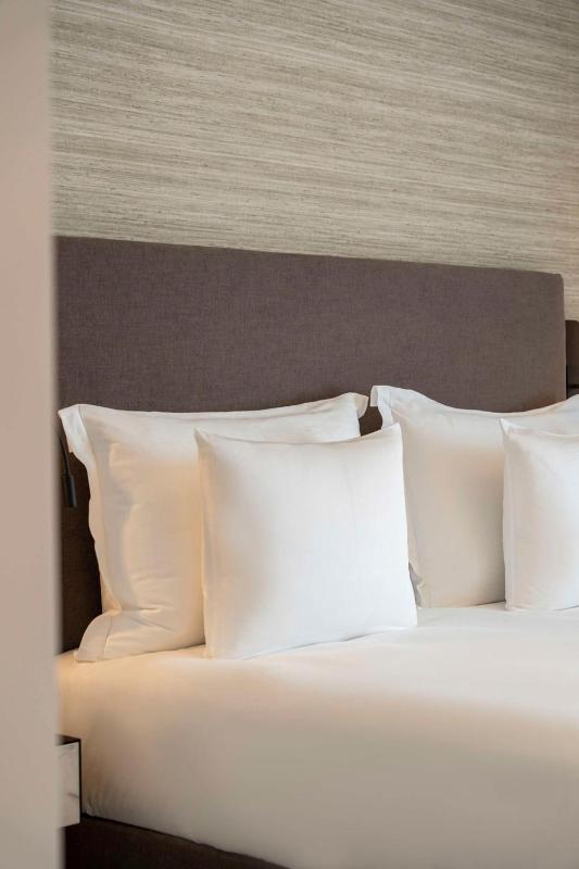 Signature Double Room image 4