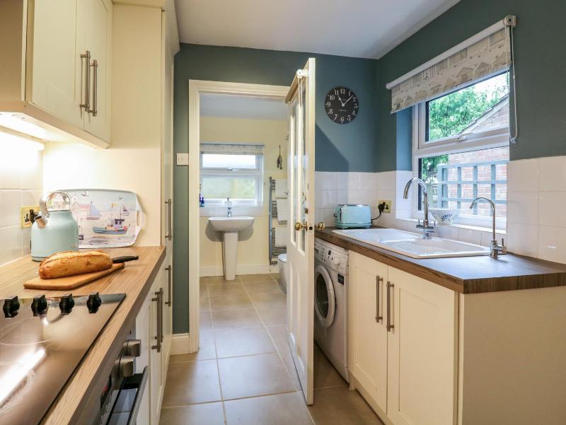 Compass Cottage - image 31