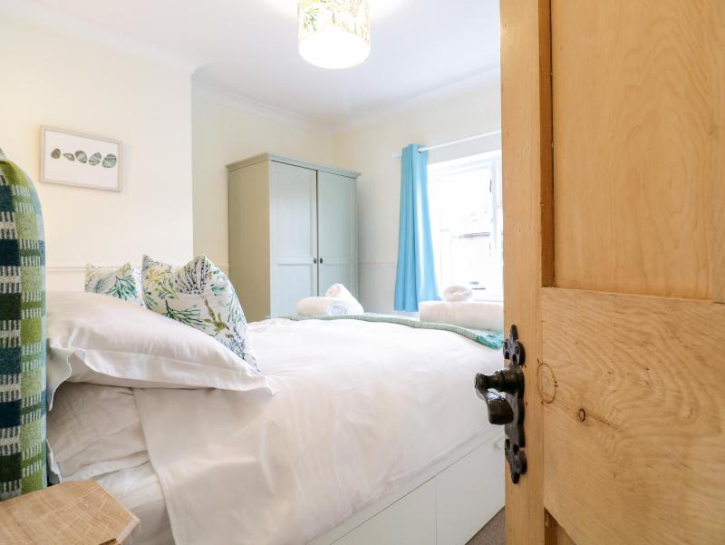 Compass Cottage - image 26
