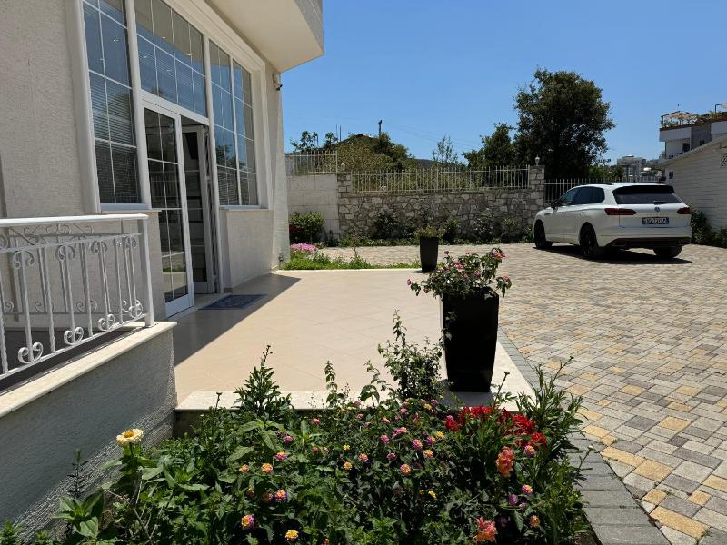 Apartment with Balcony image 3