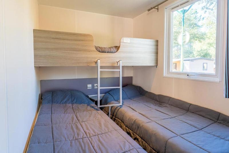 Three-Bedroom Comfort Mobil-Home image 4