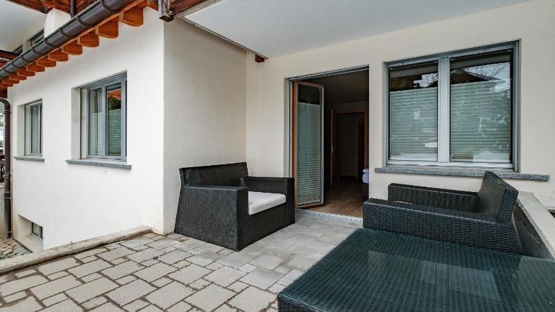 Luce 1 - Three-Bedroom Apartment (ground floor) image 4