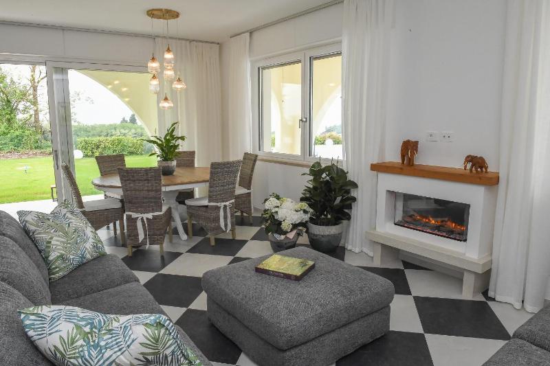 NEW Villa Tosca - image 15
