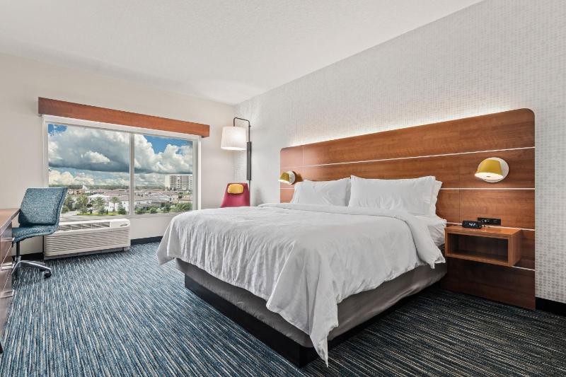Standard King Room image 1
