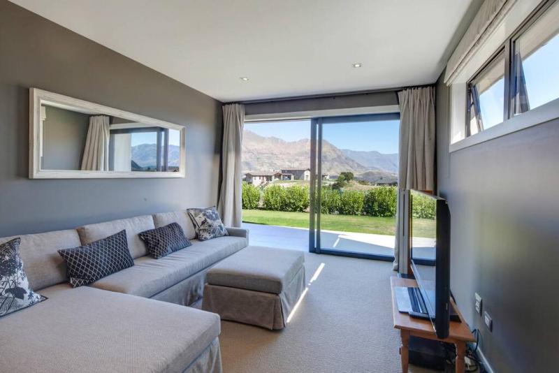 Infinity Drive - Hot Tub - Lake Views - Release NZ - image 12