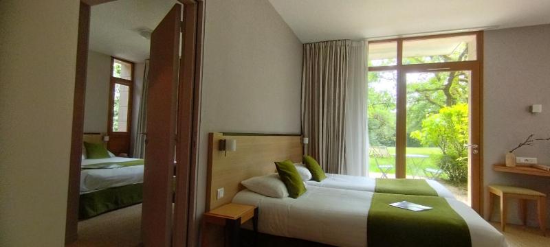 2 Communicating Double Rooms  image 2