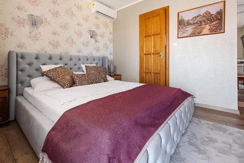 Double Room image 3