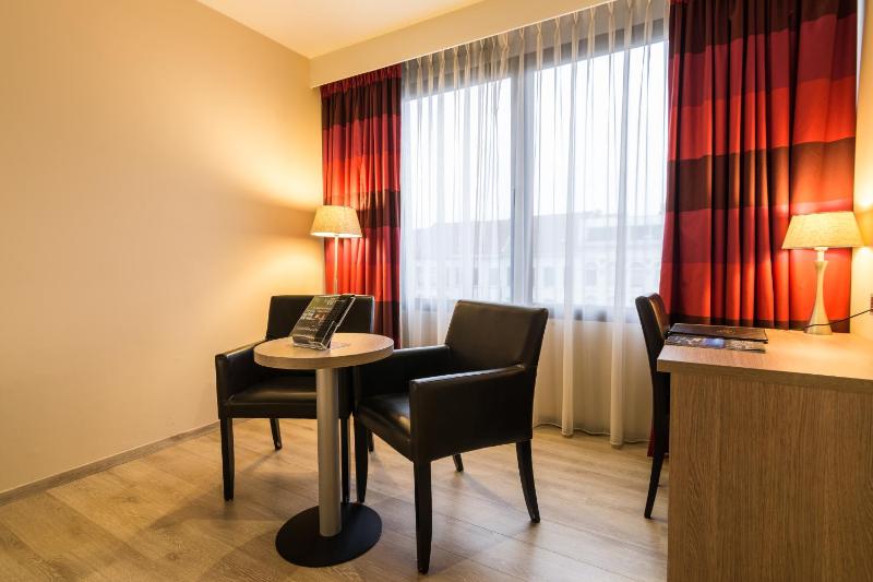 Standard Double or Twin Room image 3
