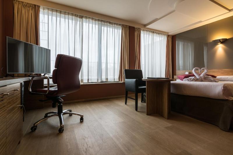 Special Offer - Superior Double or Twin Room image 3