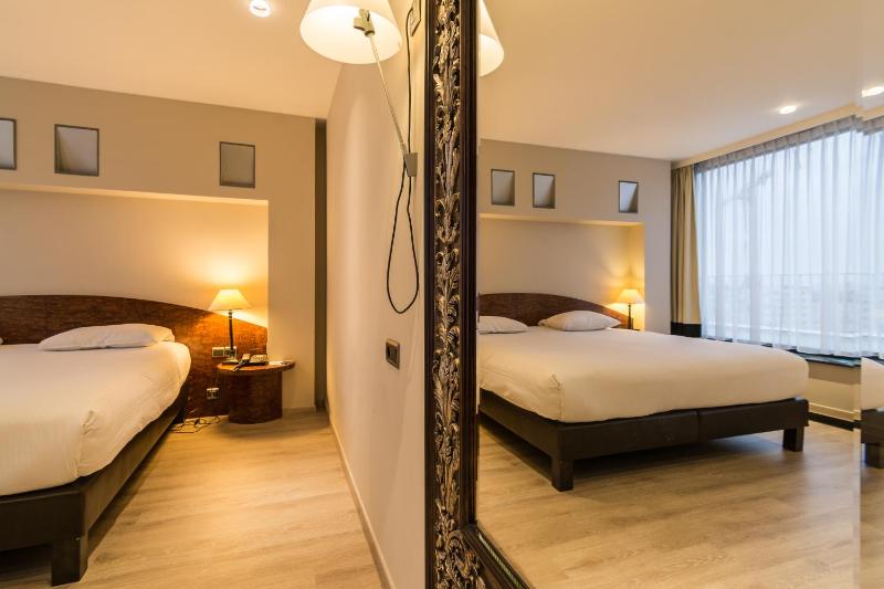 Deluxe Double or Twin Room - incl. romantic arrangement image 3