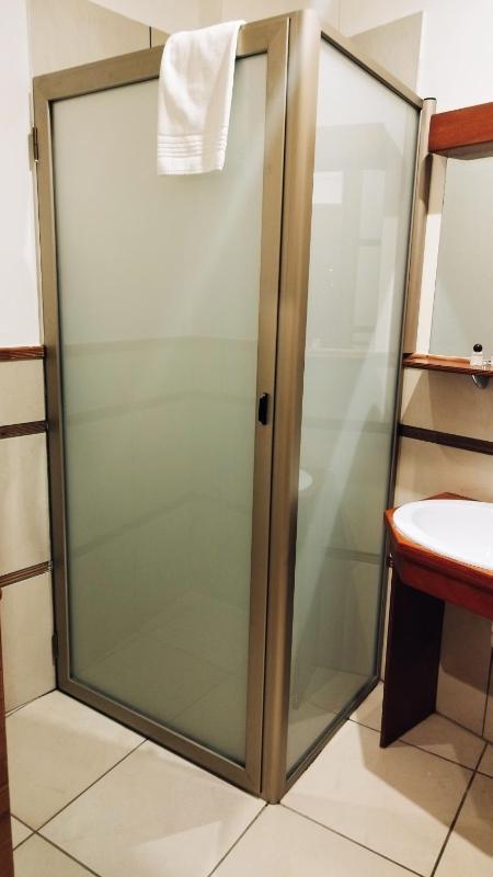 Double or Twin Room image 4