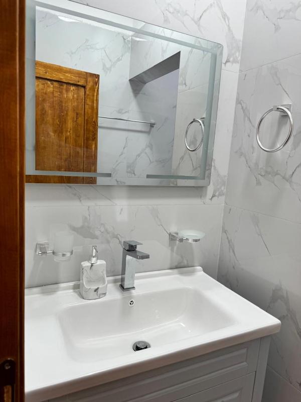 Coastal Bliss Apartment - image 9