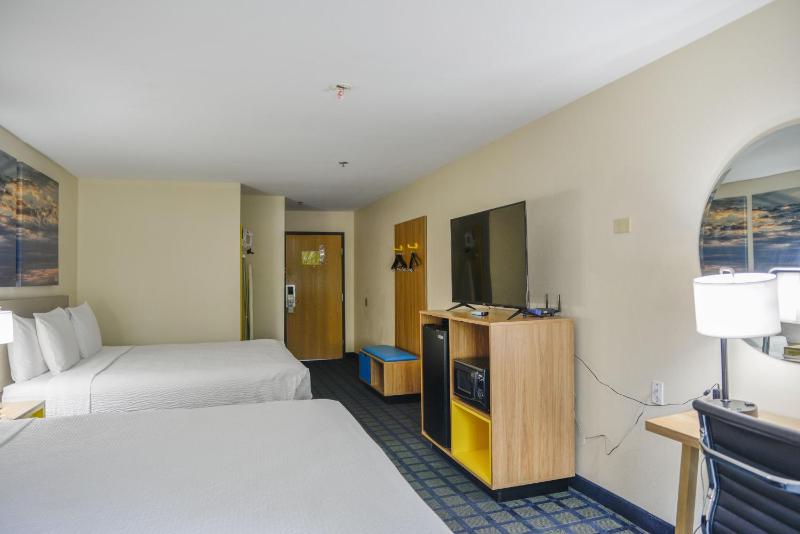 Double Room with Two Double Beds - Non-Smoking image 2