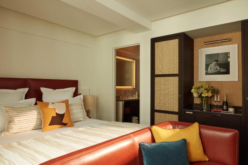 Superior Double Room image 3