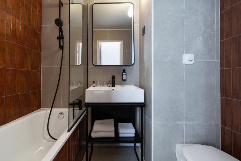 Superior Double Room image 3