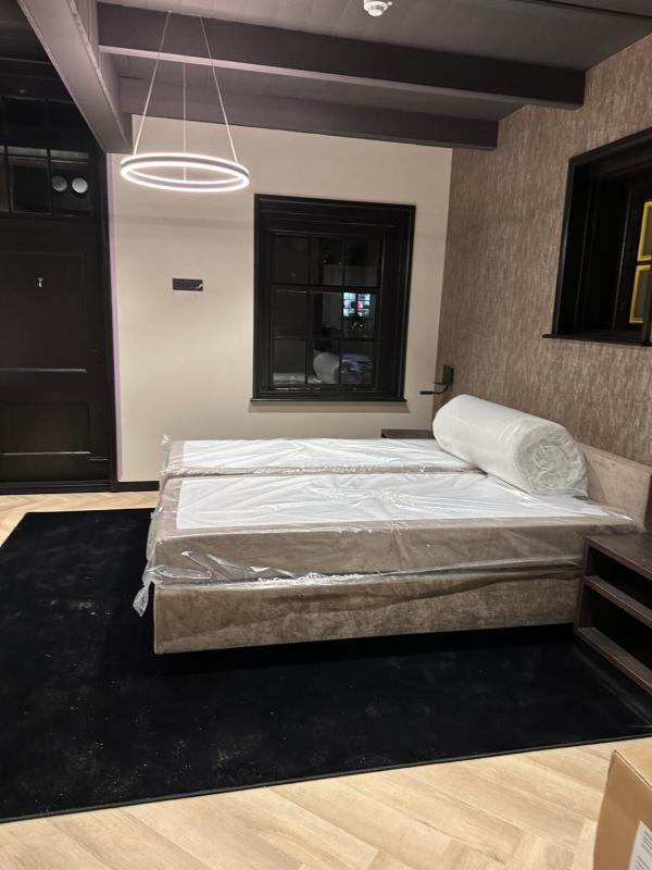 Deluxe King Room image 4