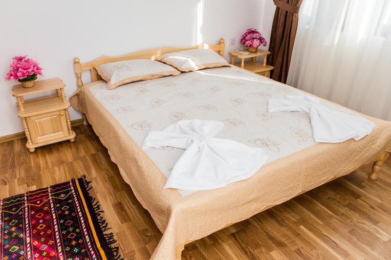 Double Room with Balcony image 3