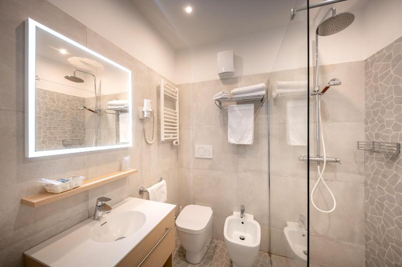 Double or Twin Room with Sea View image 4