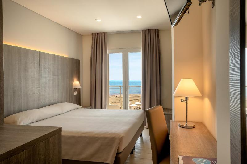 Double or Twin Room with Sea View image 1