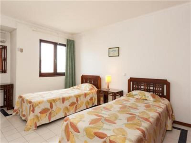 Superb Apartments 2 Bedroom - image 11