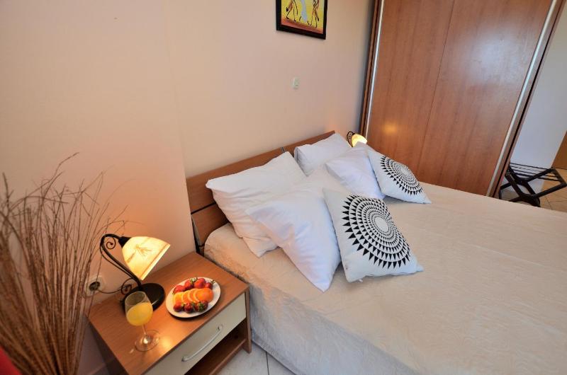 Double Room with Balcony image 3