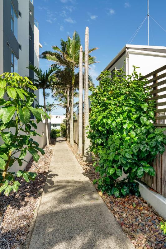 Hamptons Style Penthouse at Kings Beach - image 6