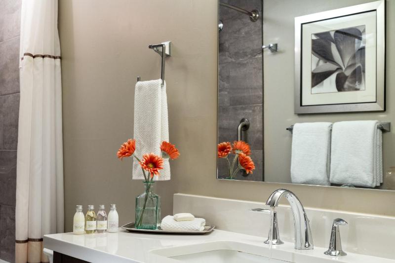 Suite with Spa Bath image 2
