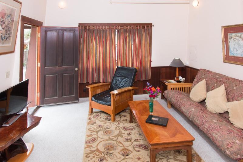 Deluxe Family Room - Pet Friendly image 3