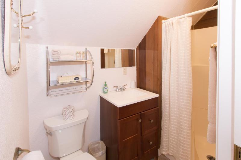 Standard Queen Room - Not Pet Friendly image 3