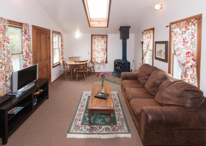 Duplex Quadruple Room - Pet Friendly image 3