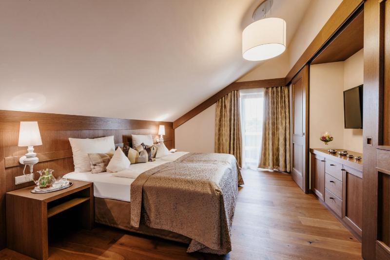 Suite with Balcony image 1