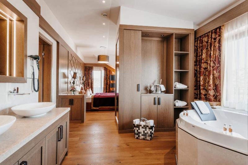 Comfort Suite image 1