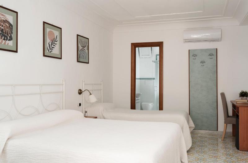 Triple Room image 4