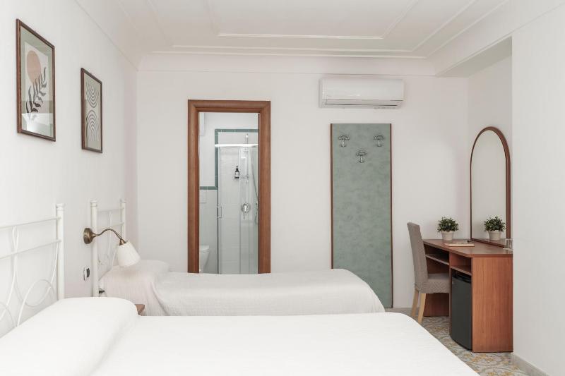 Triple Room image 3