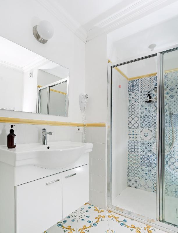 Double Room image 2