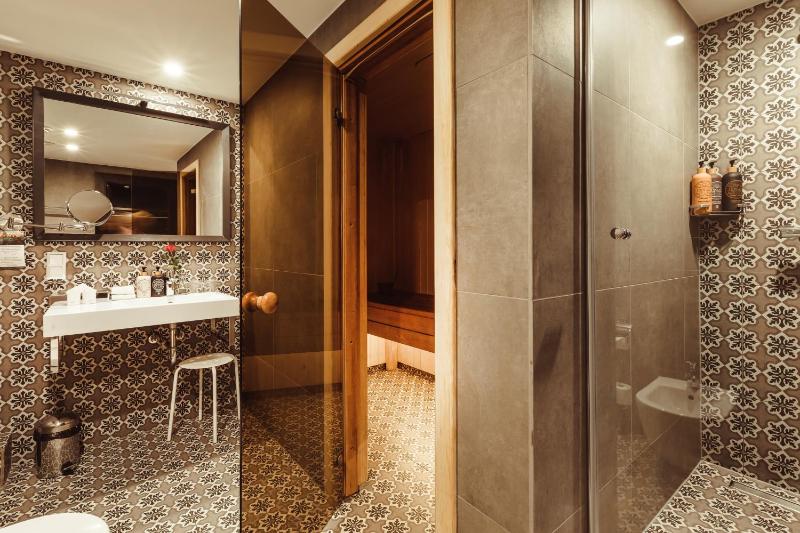 Junior Suite image 2