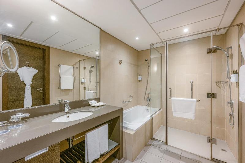 Premium Twin Room with Balcony, 15% Off on F&B image 3