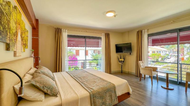 Double Room with Extra Bed image 3