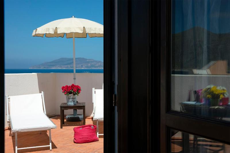 Apartment with Sea View image 4