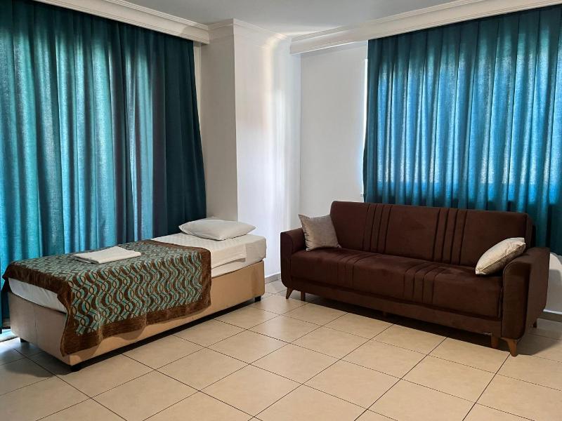 Family Room image 3