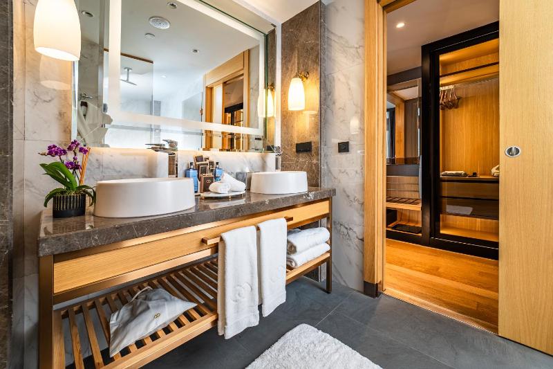 Prestige King Suite with Bosphorus View image 3