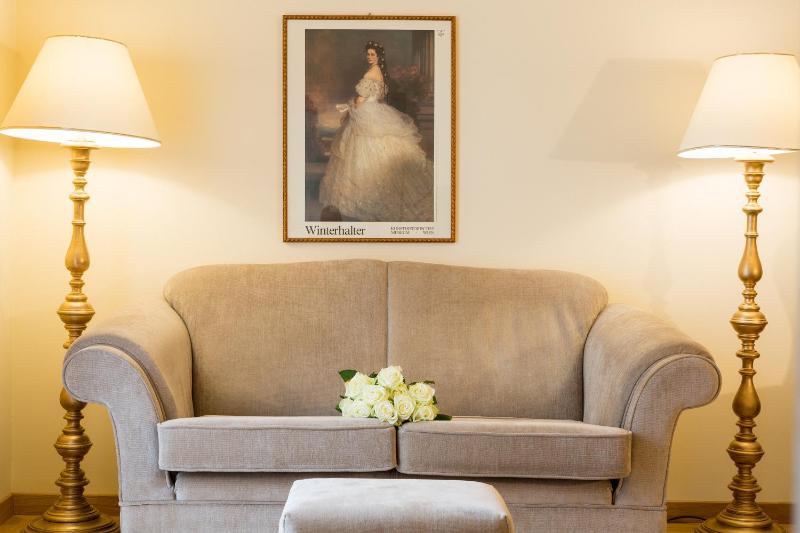 Deluxe Suite image 4