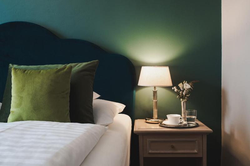 Standard Double Room image 4