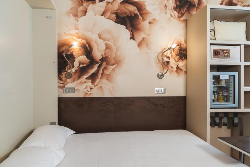 Superior Double Room image 4