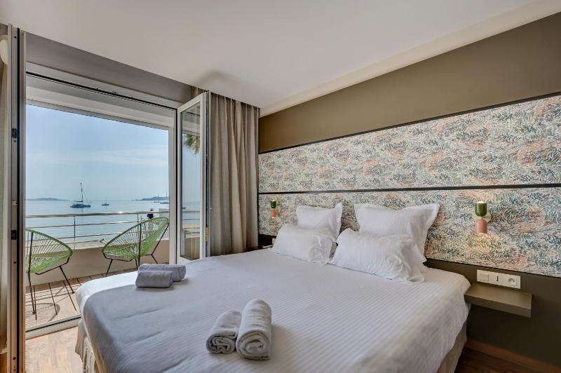 Executive Double Room with Sea View image 4