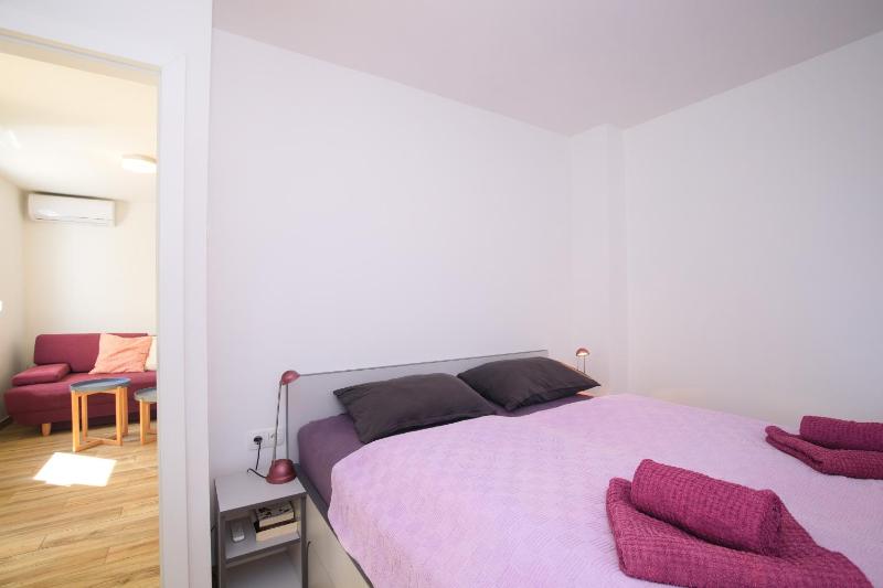 Apt DION with garden and terrace just 200m from the beach - image 10