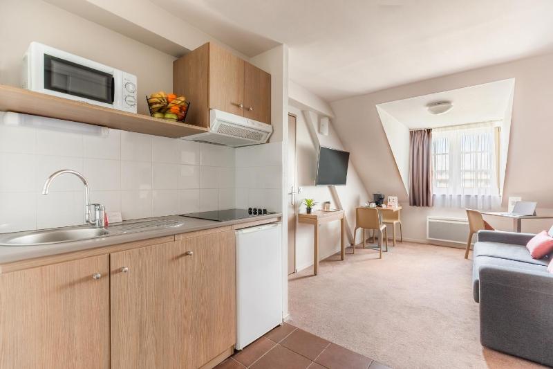 One-Bedroom Apartment image 2