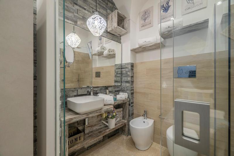 Standard Double Room image 2